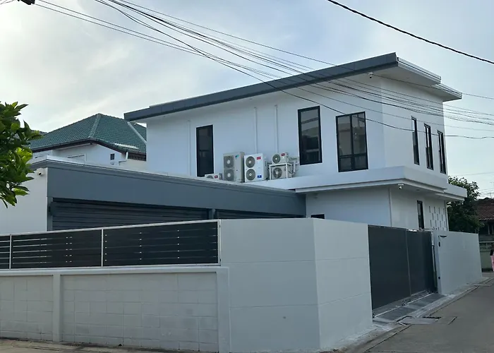 House40 Mrt Ratchadaphisek *